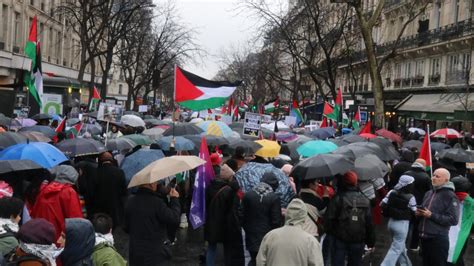Parisliler yağmura rağmen Gazze için yürüdü - Son Dakika Haberleri